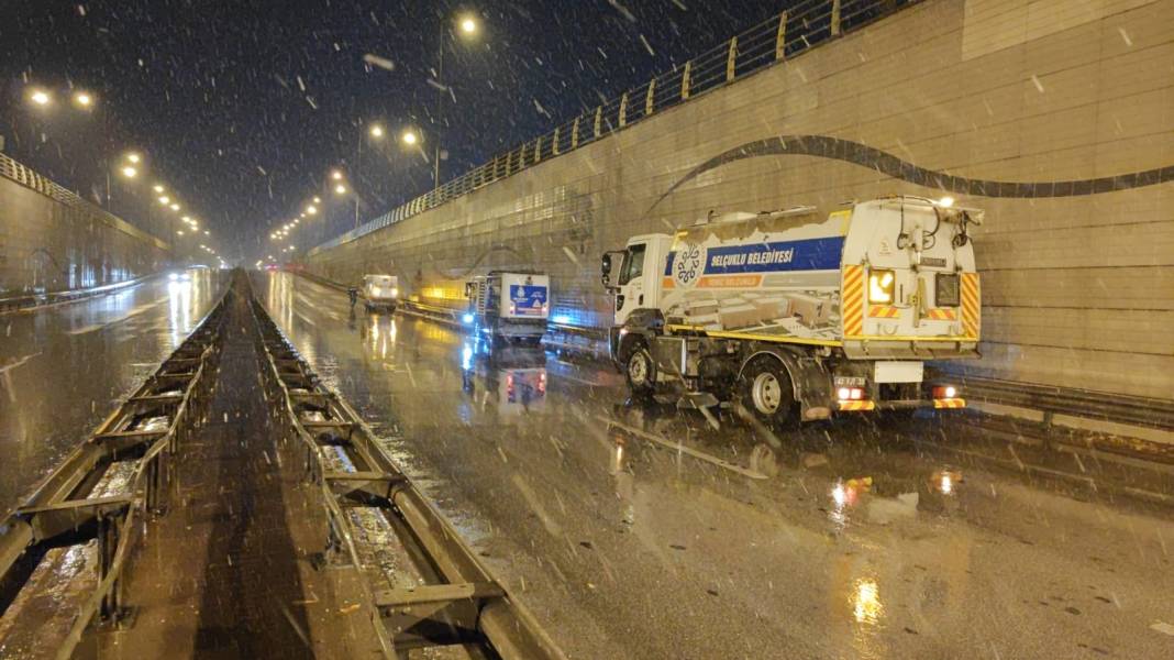 Konya'da özlenen manzara! Mevsimin ilk karı düştü 19